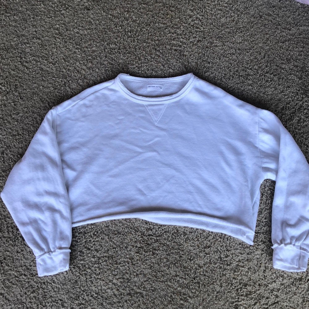 White long sleeve crop top